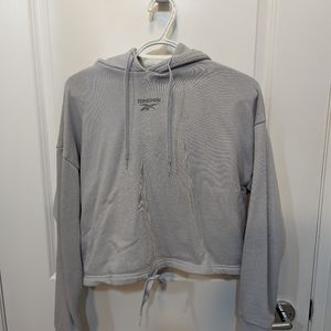 Cropped Reebok Hoodie (lavender)